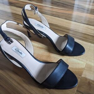 Clarks Sandals leather heels size 10.5